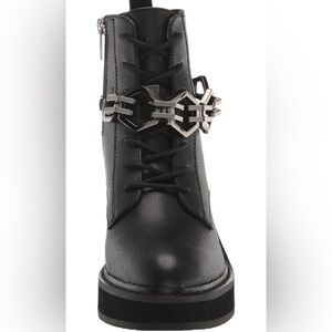 NWOB $189 MSRP VINCE CAMUTO Keltana combat style boot with side zipper 7 1/2-38